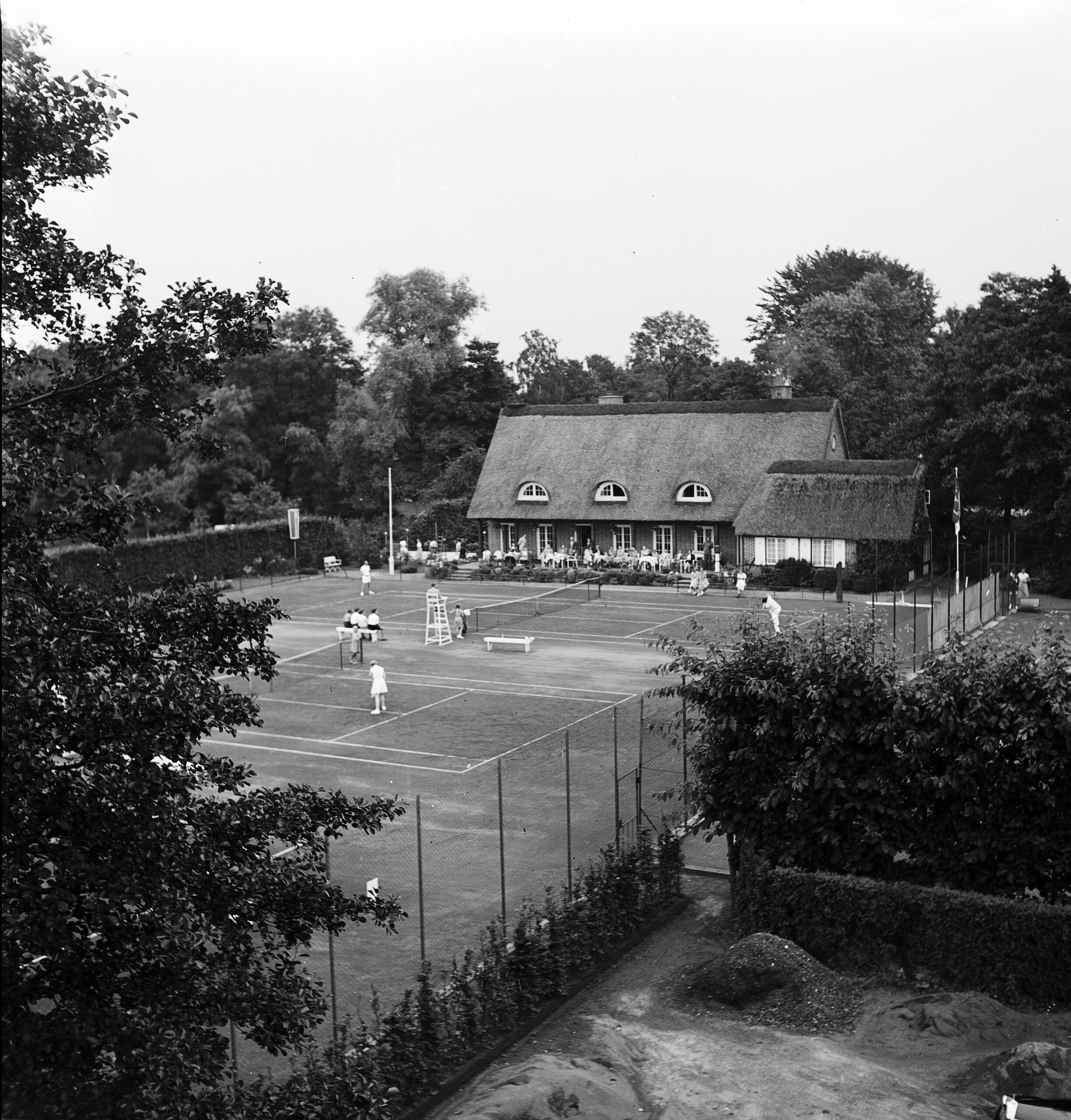 Foto_Koop_L128_Lawn_Tennis_Club_01_JPG