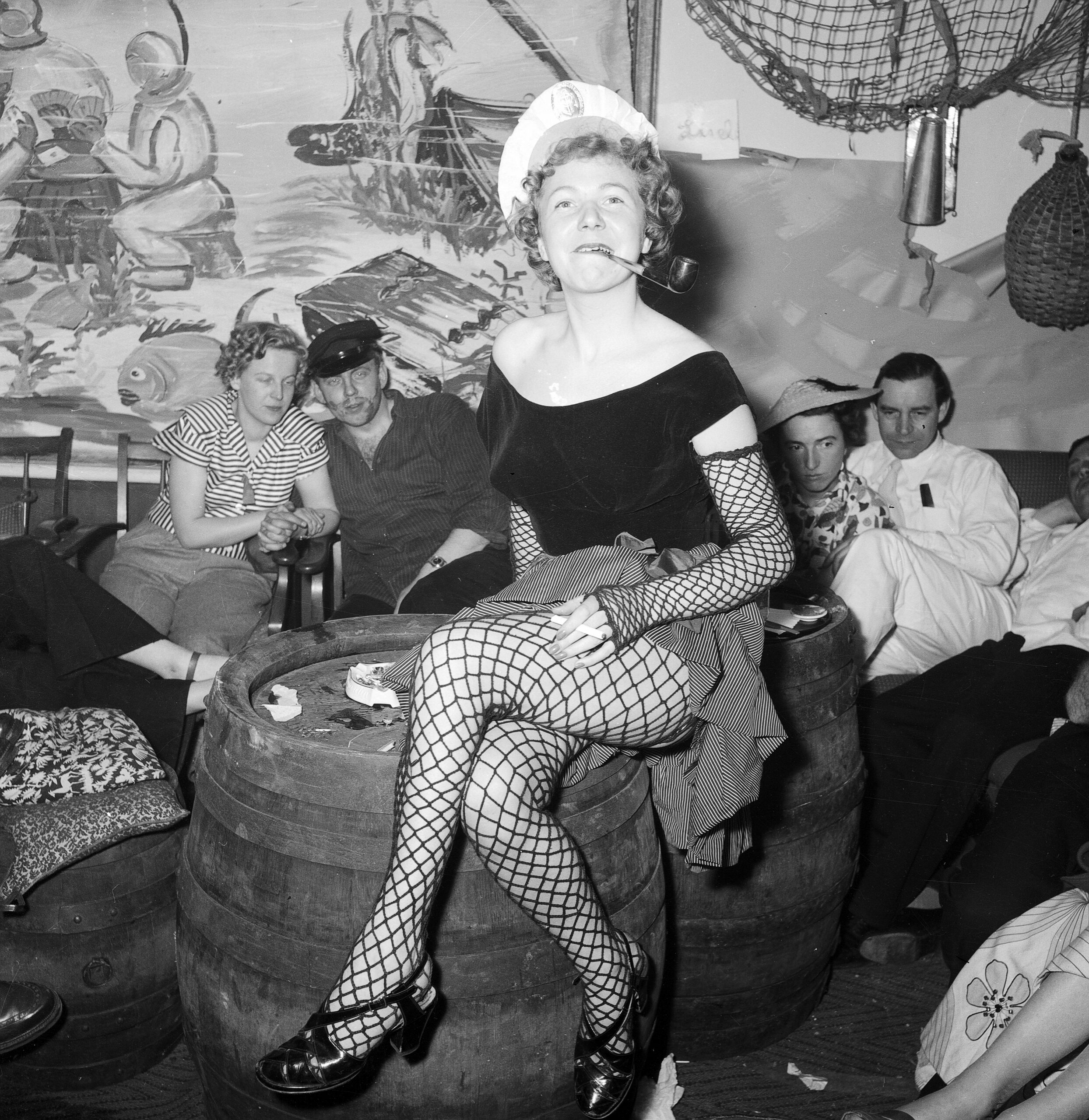 Foto_Koop_L128_Lawn_Tennis_Club_Unterwasserzelt_Kostümfest_1955_08_JPG